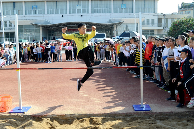 7男子跳高现场_副本.jpg
